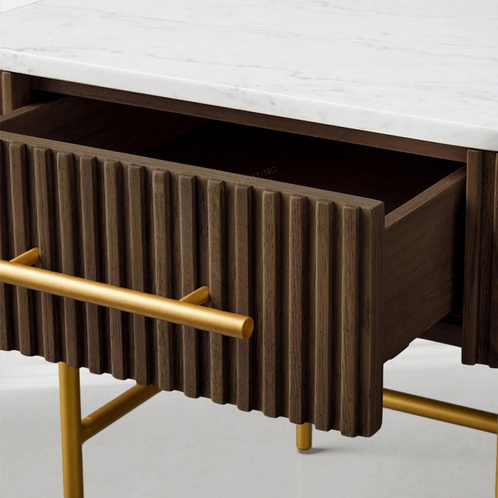 Fioley End Table with Drawer